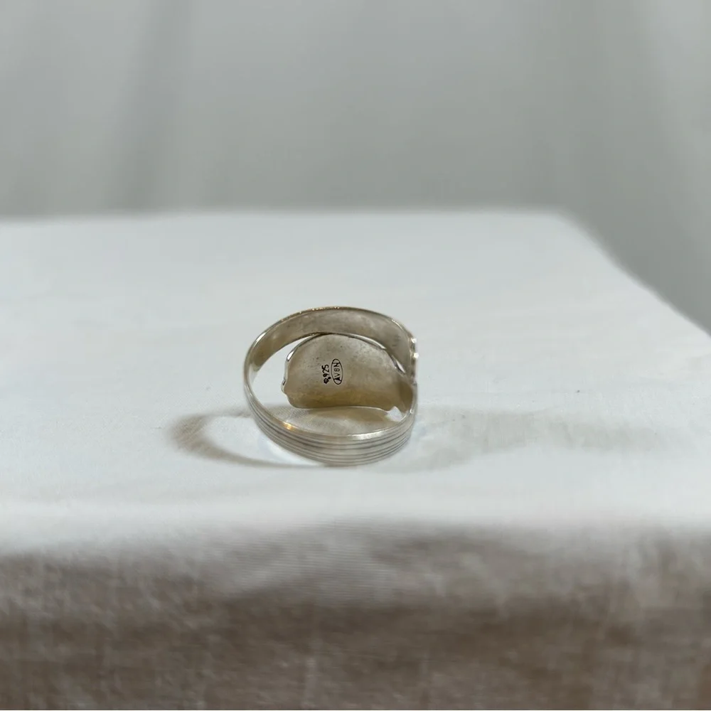 Vintage 1990s Avon Sterling Silver Spoon Ring w/ Floral Details Adjustable - Picture 6 of 9